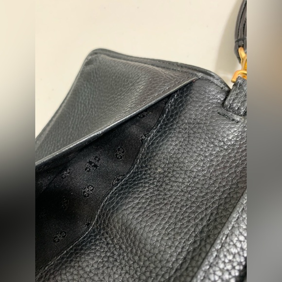 💕👜TORY BURCH Black Leather Wrislet💕👜👜 - Picture 4 of 8